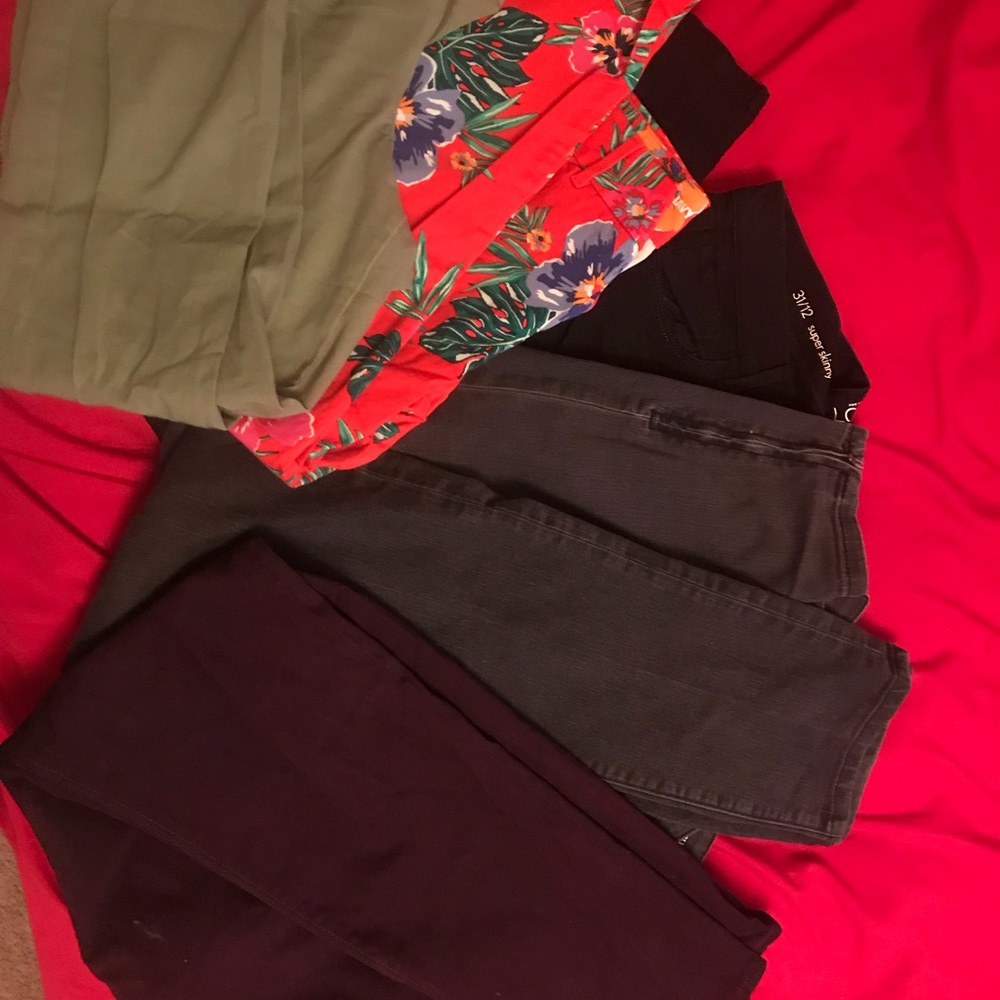 Lot of 6 skinny jeans. Lucky, loft, and old navy.